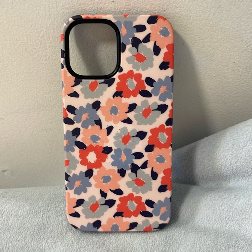 Casely beautiful flower case for 12 max plus.